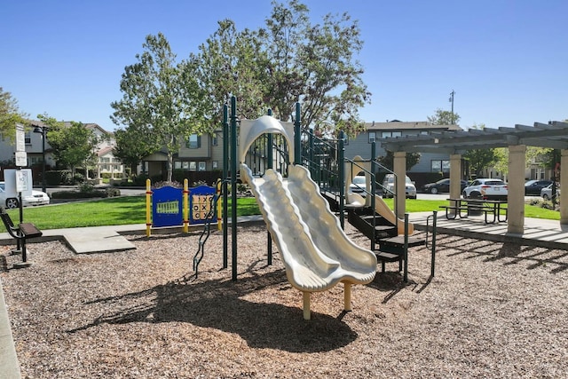 1606 Chamberlain Dr, Fairfield, CA 94533 - view of communal playground
