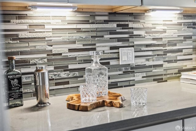 22 Wood St, San Francisco, CA 94118 - room details featuring decorative backsplash