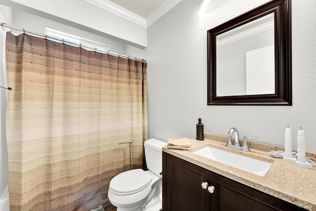 full bath with curtained shower, crown molding, toilet, and vanity