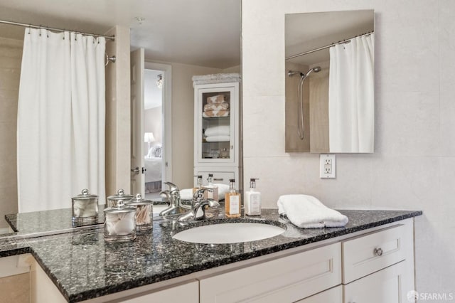 1483 Sutter St Unit 901, San Francisco, CA 94109 - full bath with vanity and a shower with shower curtain