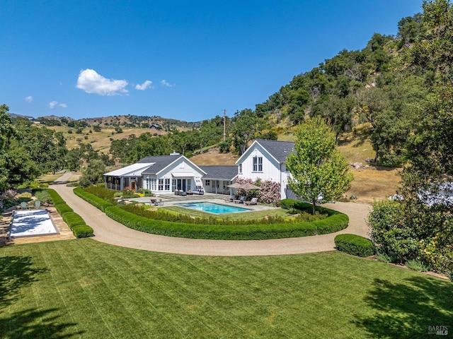 5310 Silverado Trl, Napa, CA 94558 - outdoor pool with a lawn