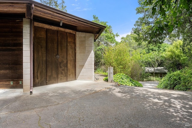view of outdoor structure