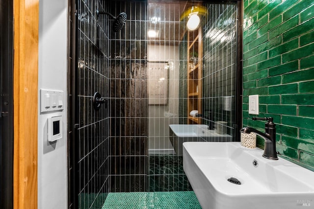 full bathroom featuring a sink and walk in shower