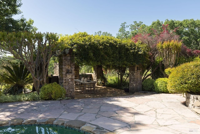 view of patio with outdoor dining space