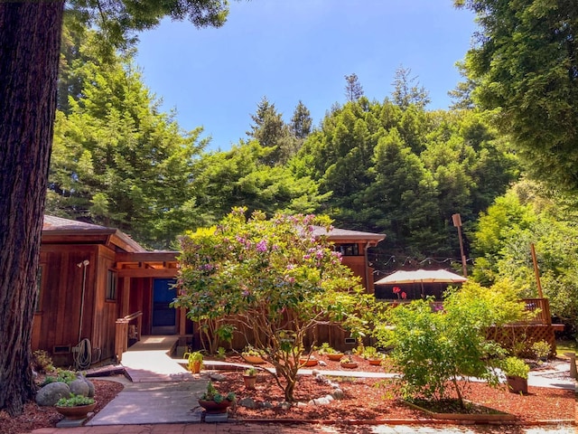 view of front of property