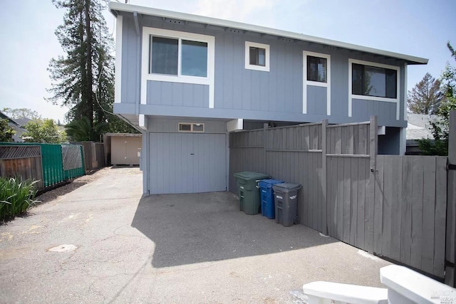 315 Baker St, Petaluma, CA 94952 - rear view of house featuring fence