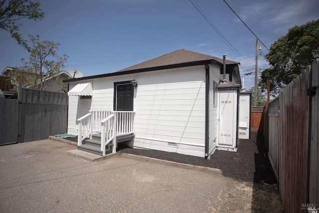 315 Baker St, Petaluma, CA 94952 - rear view of house with a patio area and a fenced backyard