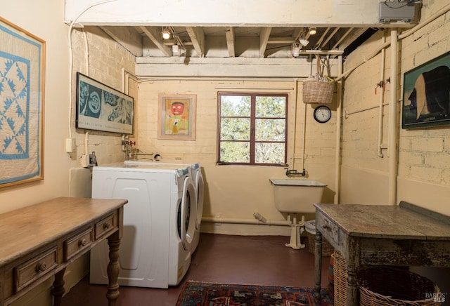 2480 Spring Mountain Rd, Saint Helena, CA 94574 - washroom with washer and clothes dryer