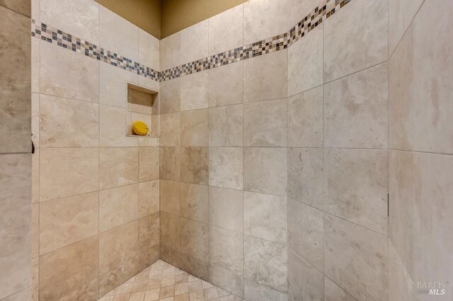 7580 Meadowlark Dr, Sebastopol, CA 95472 - bathroom view of a tile shower