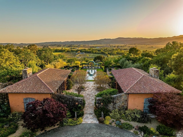 view of aerial view at dusk