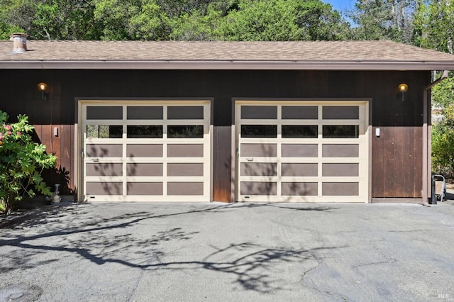 view of detached garage
