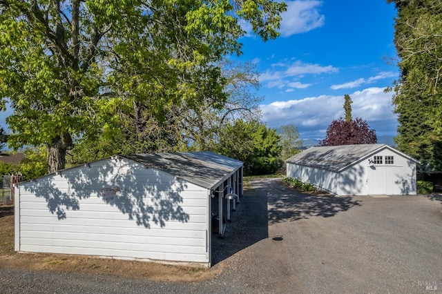 2855 Old Gravenstein Hwy, Sebastopol, CA 95472 - view of garage