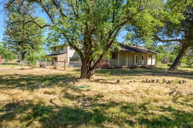 view of yard featuring fence