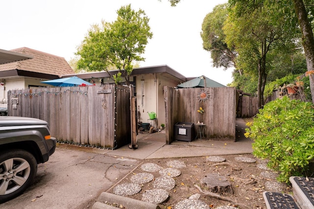 exterior space featuring fence