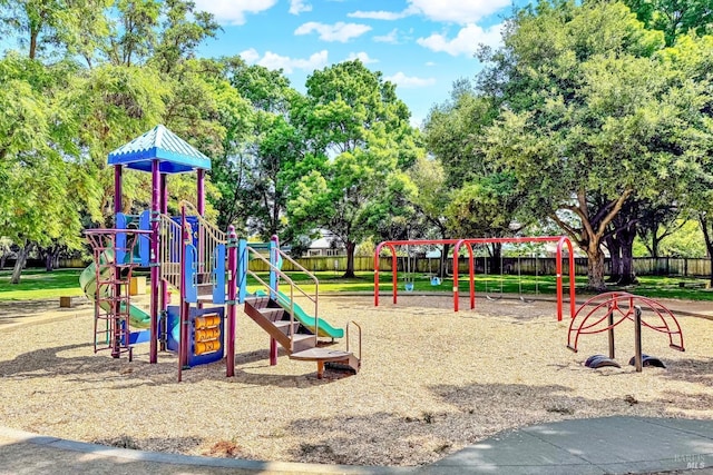 1426 Shelby Dr, Fairfield, CA 94534 - community play area featuring fence