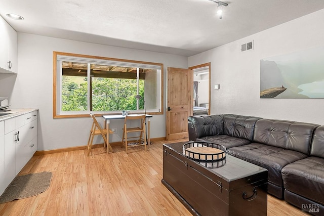 5 Oak Springs Dr, San Anselmo, CA 94960 - living room featuring baseboards, light wood-style flooring, and visible vents