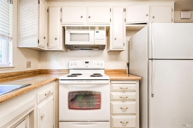 4 Valley Green St, Santa Rosa, CA 95409 - interior space featuring freestanding refrigerator, light floors, and a closet