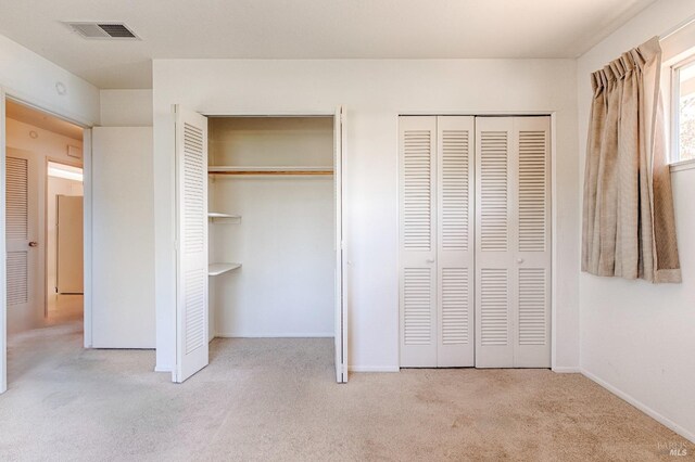 4 Valley Green St, Santa Rosa, CA 95409 - full bathroom with a garden tub, tile patterned floors, toilet, and vanity