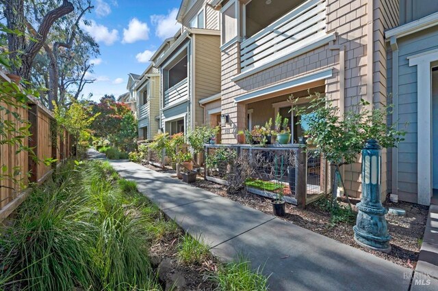 218 Johnson St, Windsor, CA 95492 - view of home's community with fence