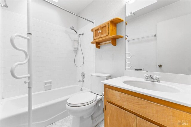 105 Virginia Ave Unit 2, Sebastopol, CA 95472 - full bath featuring toilet, vanity, and bathing tub / shower combination
