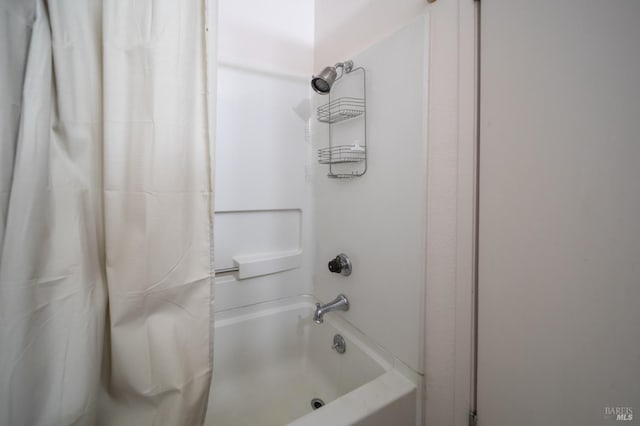 full bath with shower / bath combo
