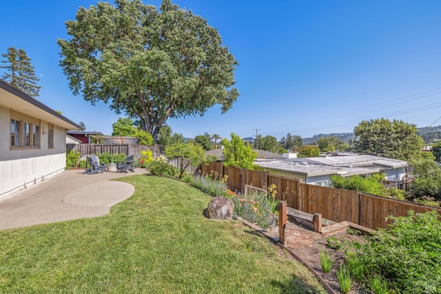 view of yard with a patio