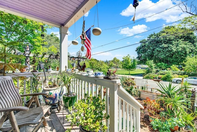 151 Randolph St, Napa, CA 94559 - balcony with a porch