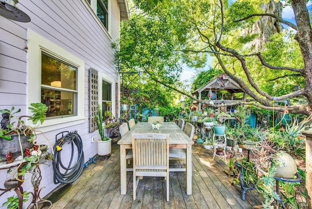 151 Randolph St, Napa, CA 94559 - deck with outdoor dining space