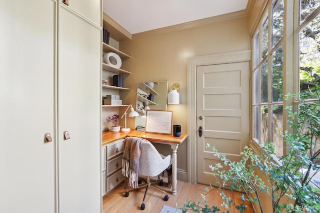 62 Walter St, San Francisco, CA 94114 - office space with crown molding, built in study area, and light wood finished floors