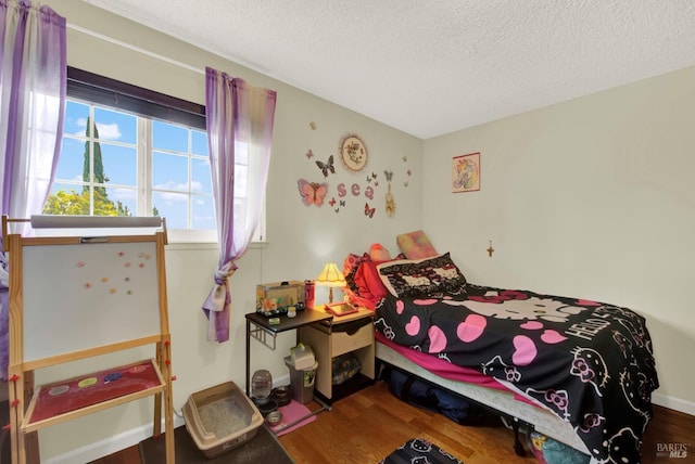 954 Coventry Ln, Fairfield, CA 94533 - bedroom with a textured ceiling and wood finished floors