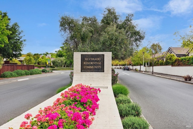 87 Fairways Dr, Napa, CA 94558 - community / neighborhood sign with fence