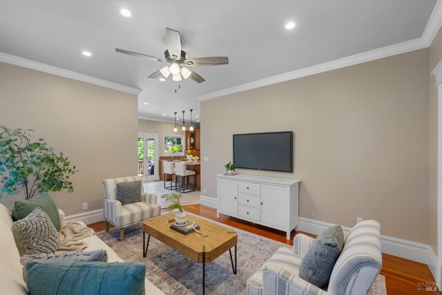 190 Franklin St, Napa, CA 94558 - living area with a ceiling fan, crown molding, light wood-style flooring, recessed lighting, and baseboards