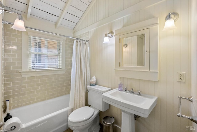 bathroom featuring wood ceiling, vaulted ceiling, toilet, and shower / tub combo with curtain