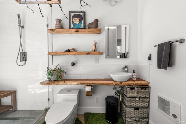 22855 Chianti Rd, Geyserville, CA 95441 - full bath with a sink, a tile shower, and toilet