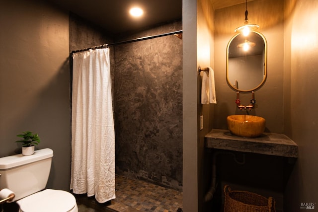 2265 Schaeffer Rd, Sebastopol, CA 95472 - full bath with toilet, vanity, and curtained shower