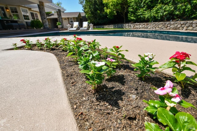 2555 Edgewater Dr, Napa, CA 94558 - view of outdoor pool