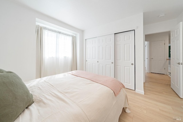 624 N Regatta Dr, Vallejo, CA 94591 - bedroom featuring light wood finished floors and a closet