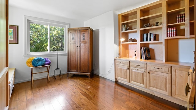2267 Westside Rd, Healdsburg, CA 95448 - living area featuring hardwood / wood-style flooring and baseboards