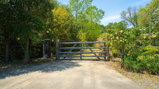 2267 Westside Rd, Healdsburg, CA 95448 - view of gate