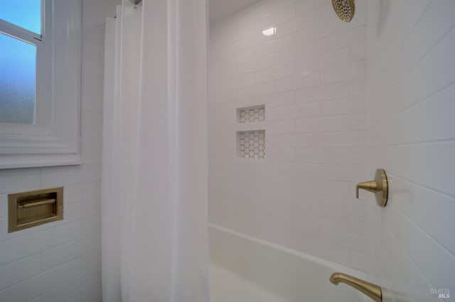 948 Benicia Rd, Vallejo, CA 94591 - full bathroom featuring shower / bath combination with curtain