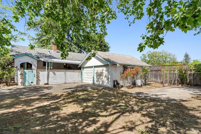 1531 F St, Napa, CA 94559 - exterior space featuring fence and a gate