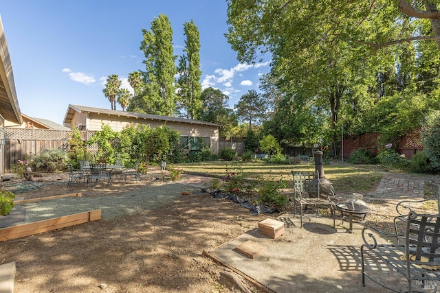 689 Rio Vista Dr, Napa, CA 94558 - fenced backyard with a patio area