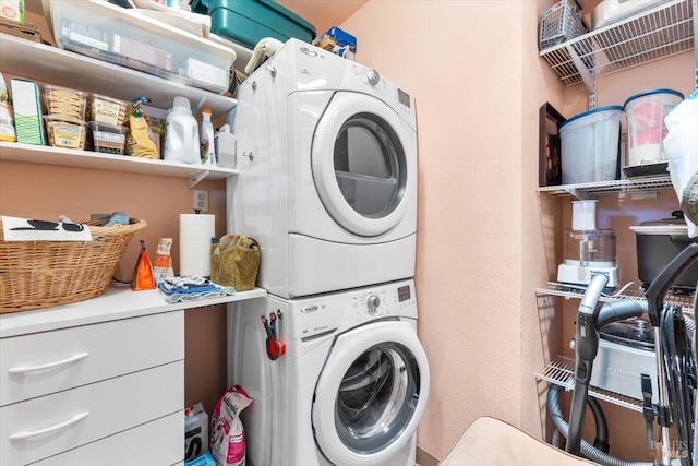 822 2nd St W, Sonoma, CA 95476 - laundry room with laundry area and stacked washer and clothes dryer