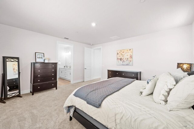 1532 Base Ct, Dixon, CA 95620 - bedroom featuring connected bathroom, carpet, baseboards, and visible vents