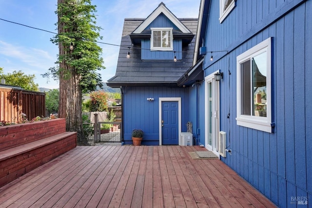 deck featuring fence