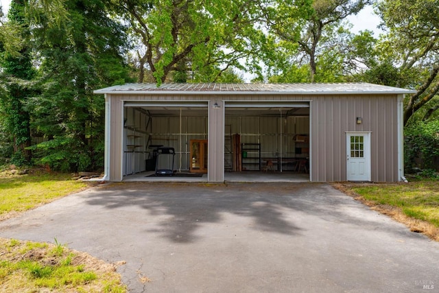7301 Baker Ln, Sebastopol, CA 95472 - view of outbuilding featuring an outdoor structure