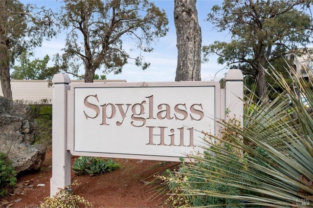 view of community / neighborhood sign