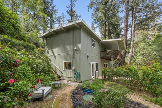 16 Ivy Ln, Woodacre, CA 94973 - back of property with stairs