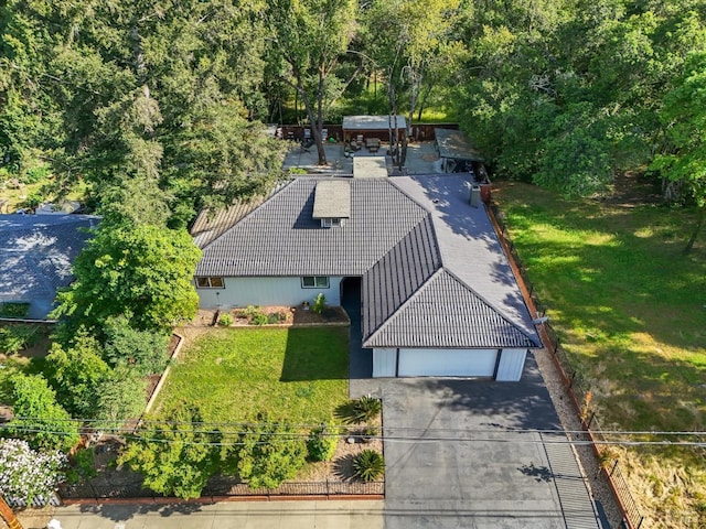 aerial view of property and surrounding area