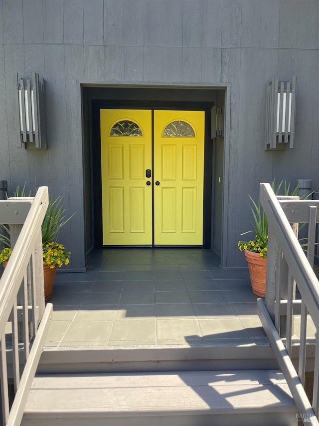 view of entrance to property